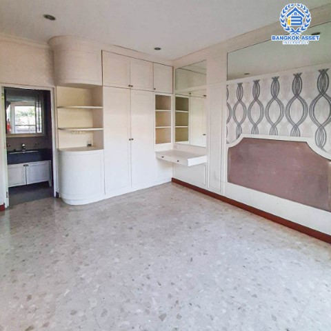 *****บ้านเดี่ยวมือสองย่านนนทบุรี ม.ลัดดารมย์ ราชพฤกษ์-รัตนาธิเบศร์2 เนื้อที่กว้างขวางมากถึง 112.50 ตร.ว.  ฟังก์ชัน 5 ห้องนอน 5 ห้องน้ำ ที่จอดรถ 2 คัน บนทำเลแห่งการเดินทาง เชื่อมต่อถนนราชพฤกษ์